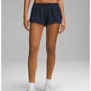 Lululemon Hotty Hot Low-Rise Lined Short 2.5" in Navy